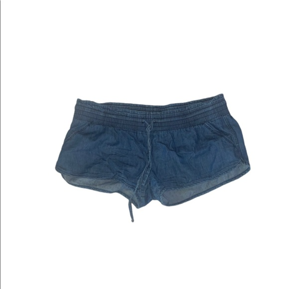 Women’s‎ shorts